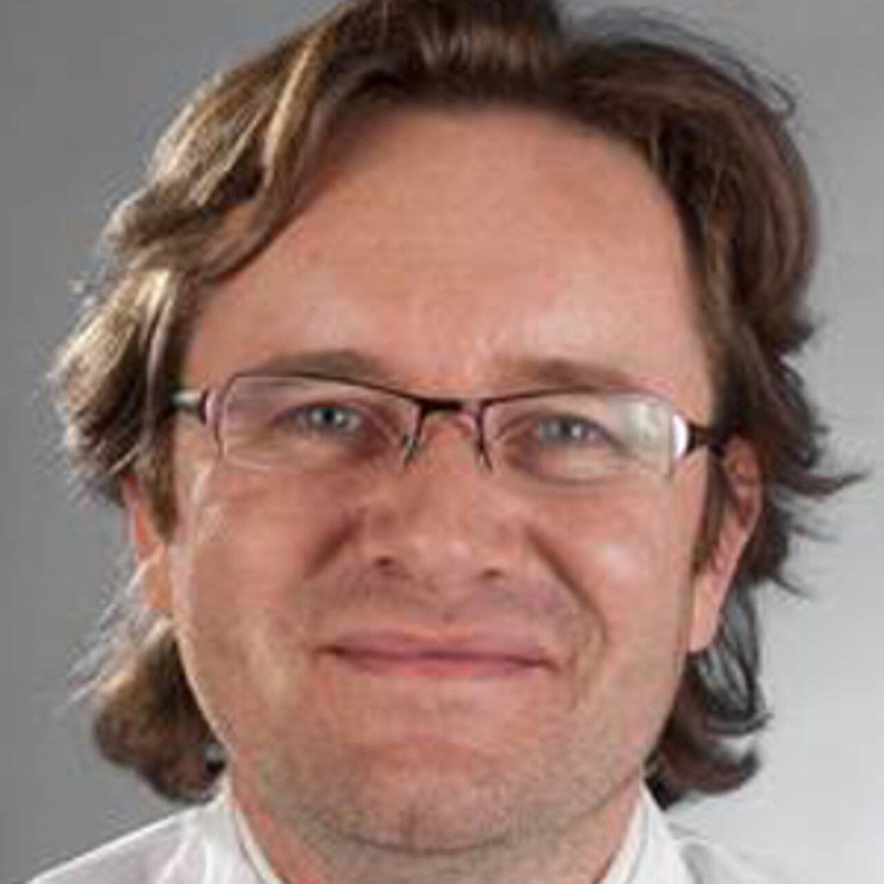 Prof. Dr Joachim Oertel - Specialist in Neurosurgery - Portrait