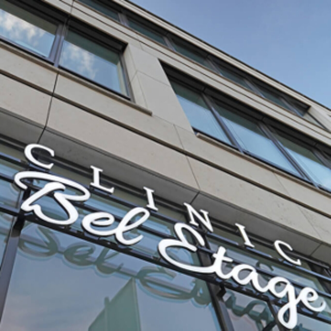 Spécialistes du genou à la Clinique privée de Bel Etage de Düsseldorf (Rhénanie-du-Nord-Westphalie)