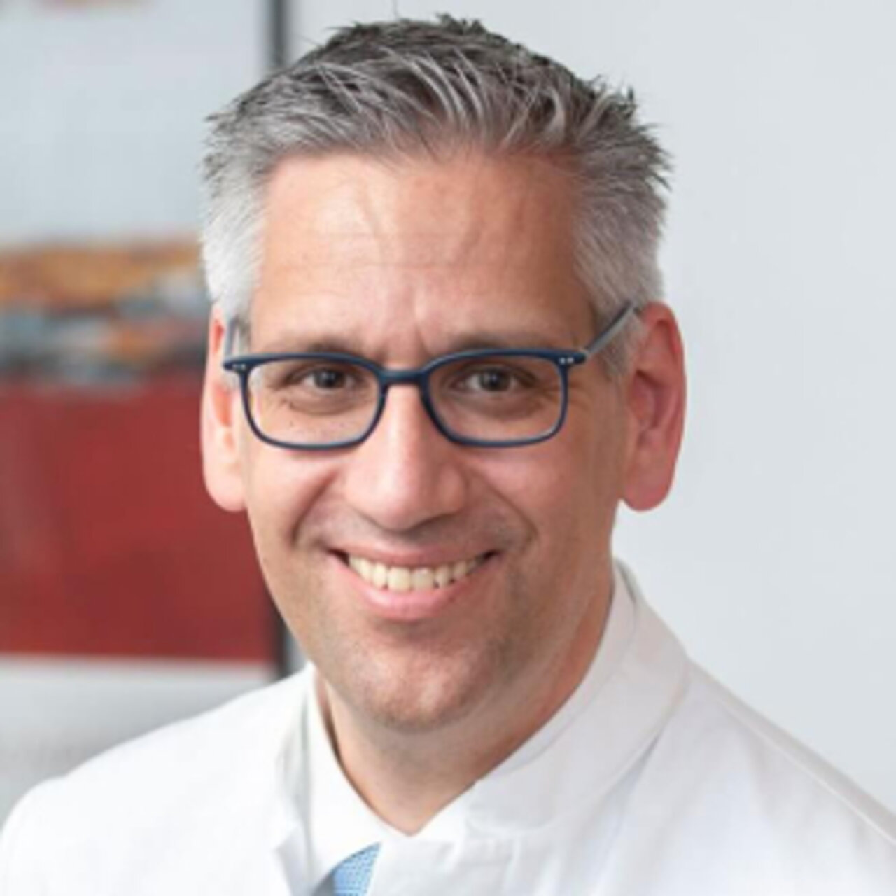 Prof. Dr méd. Alexis Ulrich, MBA -  Spécialiste en chirurgie oncologique  - Portrait