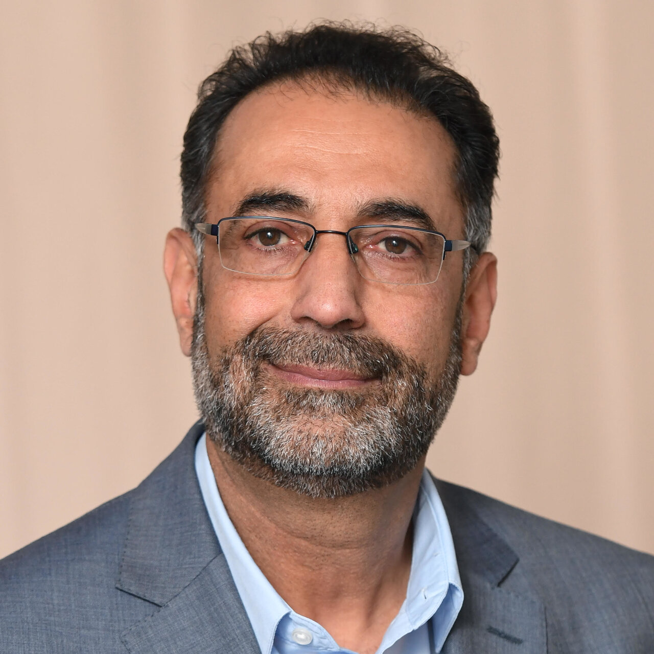 Dr méd. Munther Sabarini -  Spécialiste de Chirurgie de la colonne vertébrale - Portrait