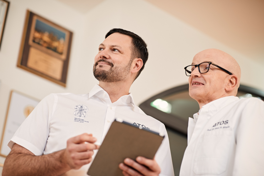 Prof. Hagmann und Prof. Bitsch - Deutsches Gelenkzentrum Heidelberg Prof. Hagmann und Prof. Bitsch - Deutsches Gelenkzentrum Heidelberg