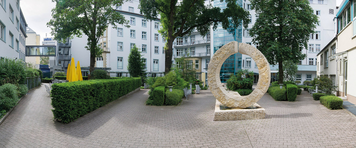 Krankenhaus Sachsenhausen Adipositaszentrum - Klinik Innenhof