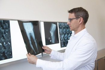 Was tun bei schmerzhaften Knieprothesen?